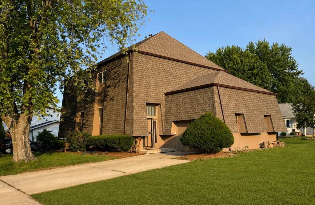 1637 Sheffield Drive, Elgin
