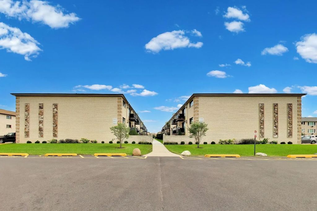 5101 N East River Road 1k, Chicago