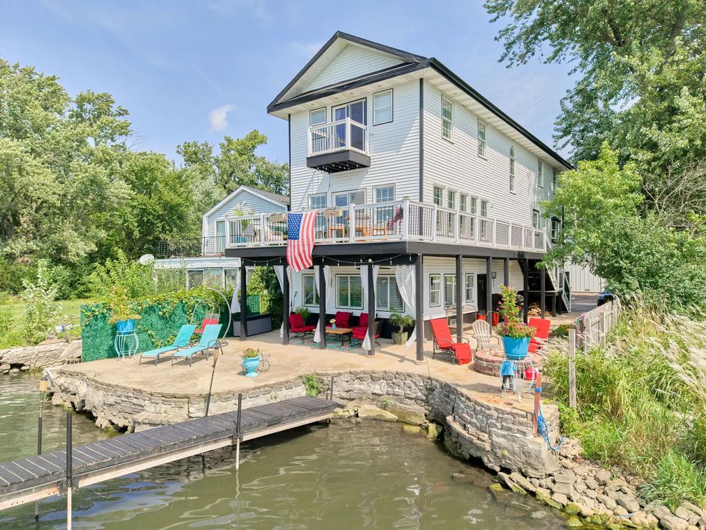 5n124 Grove Avenue, St. Charles