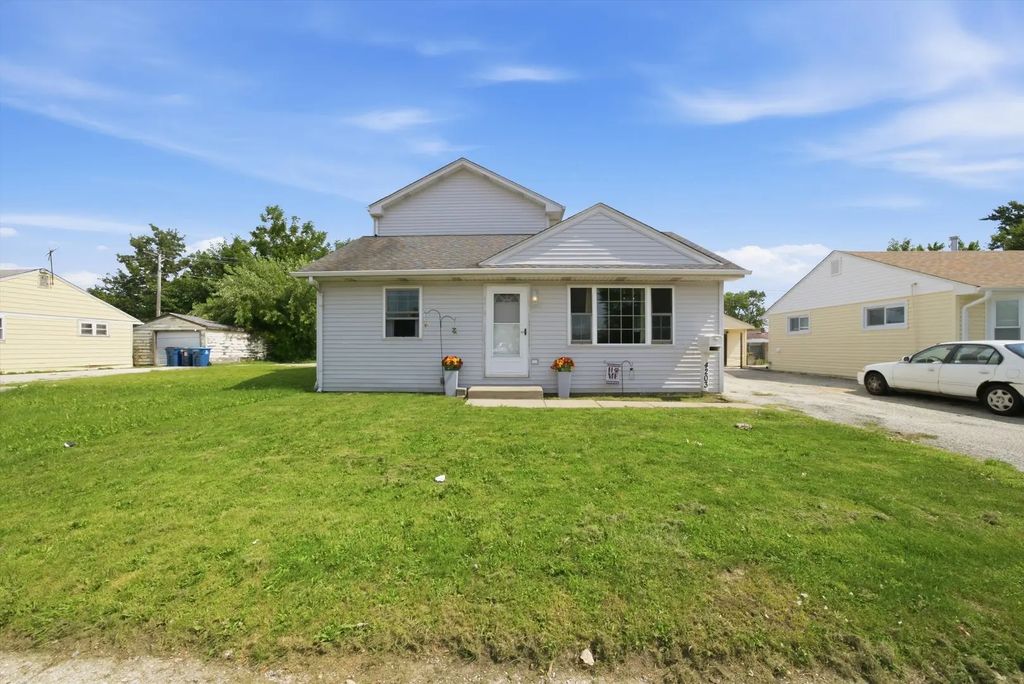 4203 Southwest Highway, Hometown