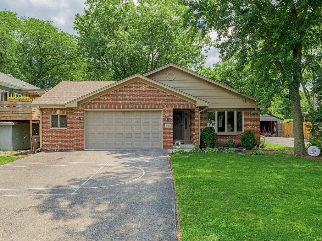 19905 Center Street, Mokena