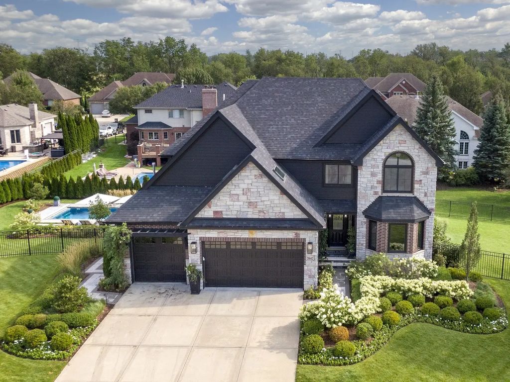 20642 Orchard Court, Frankfort