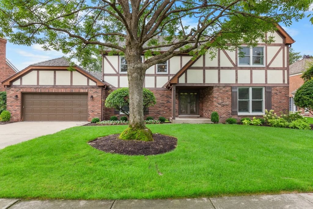 2335 Indian Ridge Drive, Glenview