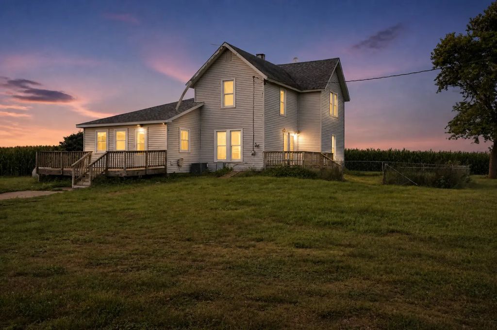 24614 E 1900 North Road, Pontiac