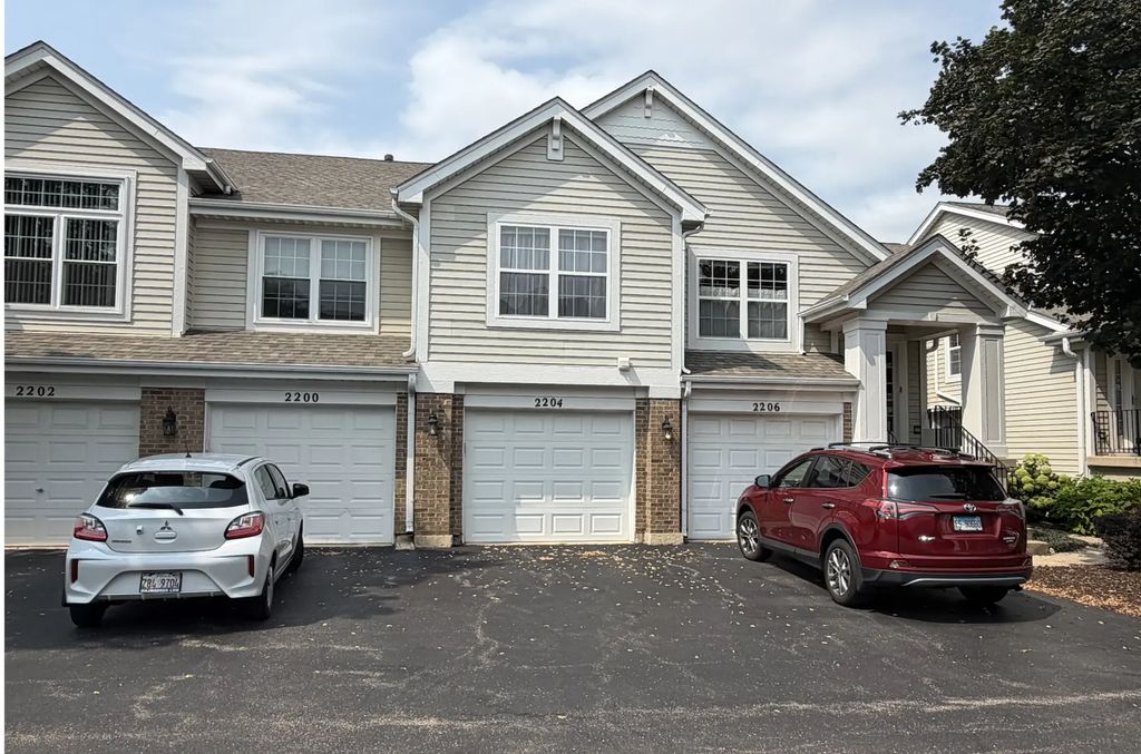 2204 Scott Lane 2204, Aurora