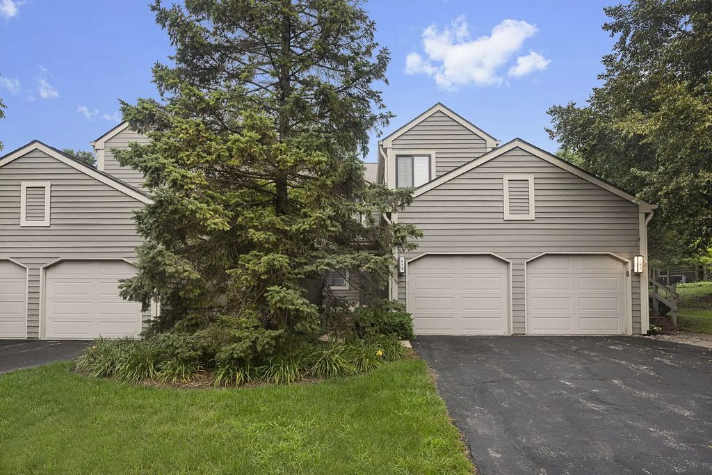 488 White Oak Lane, Lake Barrington, 60010