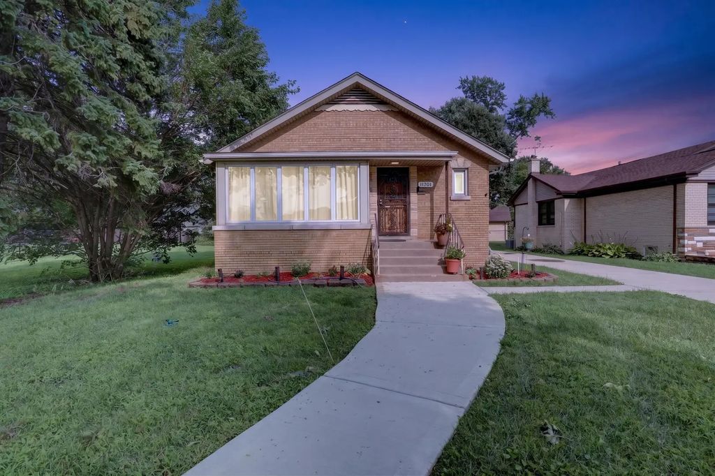 11701 S Bell Avenue, Chicago, 60643