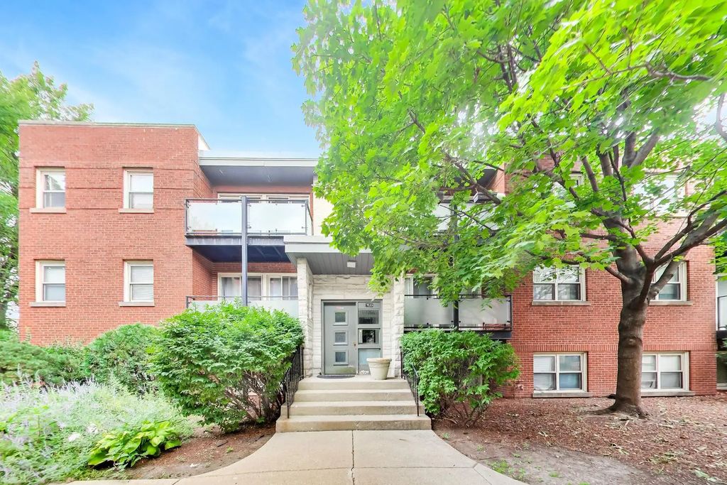 7533 N Damen Avenue R1, Chicago