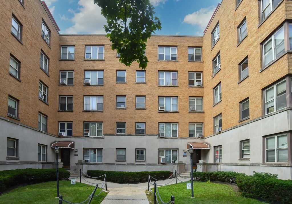 2606 W Balmoral Avenue 110, Chicago, 60625