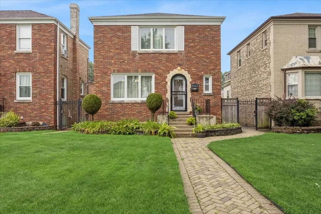 8121 S Fairfield Avenue, Chicago