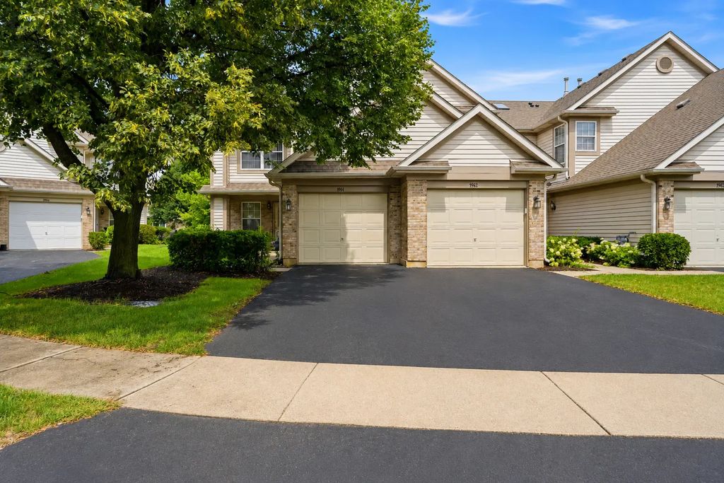 1984 Persimmon Court, Schaumburg