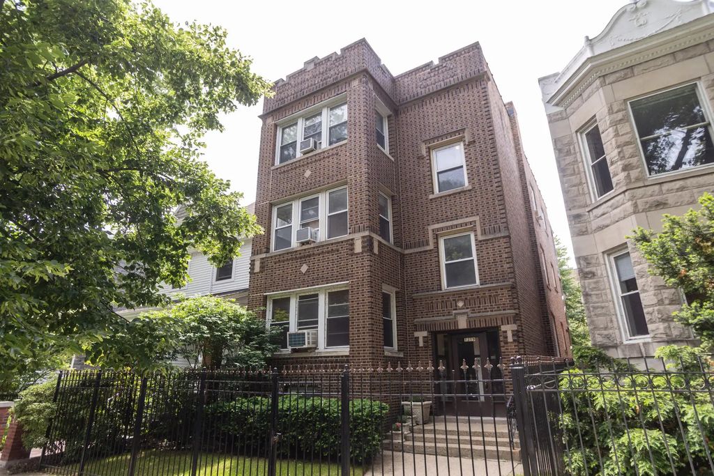 1319 W Early Avenue 3, Chicago