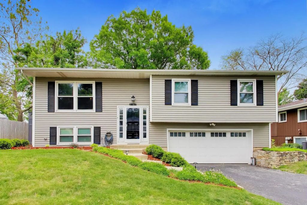 2167 Midhurst Road, Downers Grove