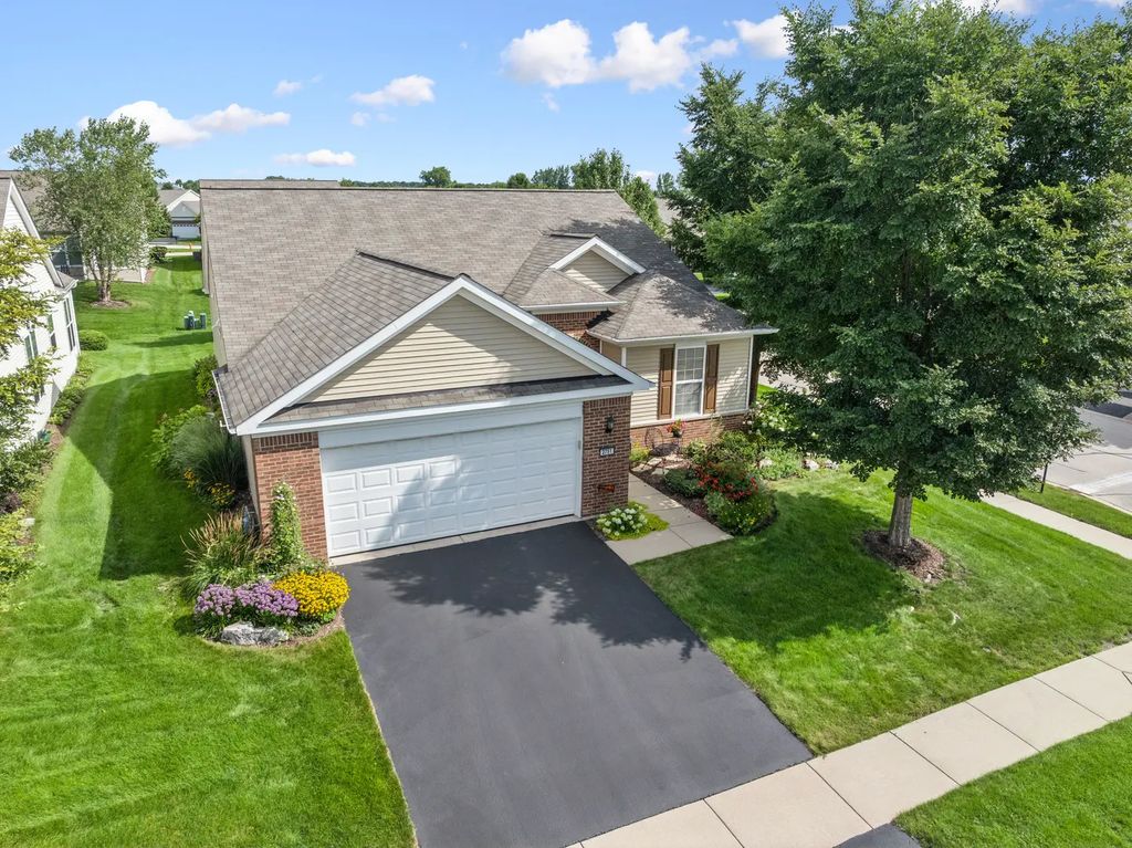 2751 Beacon Point Circle, Elgin