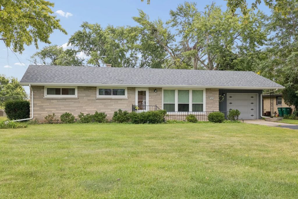 365 De Paul Court, Romeoville