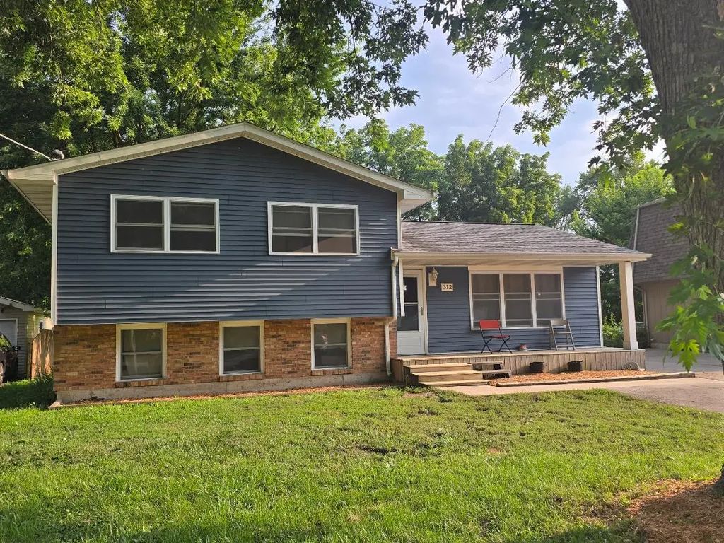 312 E Crofoot Street, Sandwich