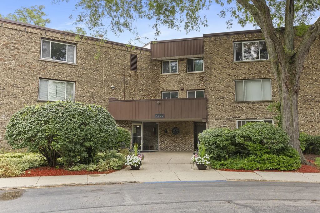 2600 Brookwood Way Drive 209, Rolling Meadows