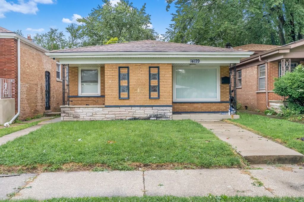 14129 S La Salle Street, Riverdale
