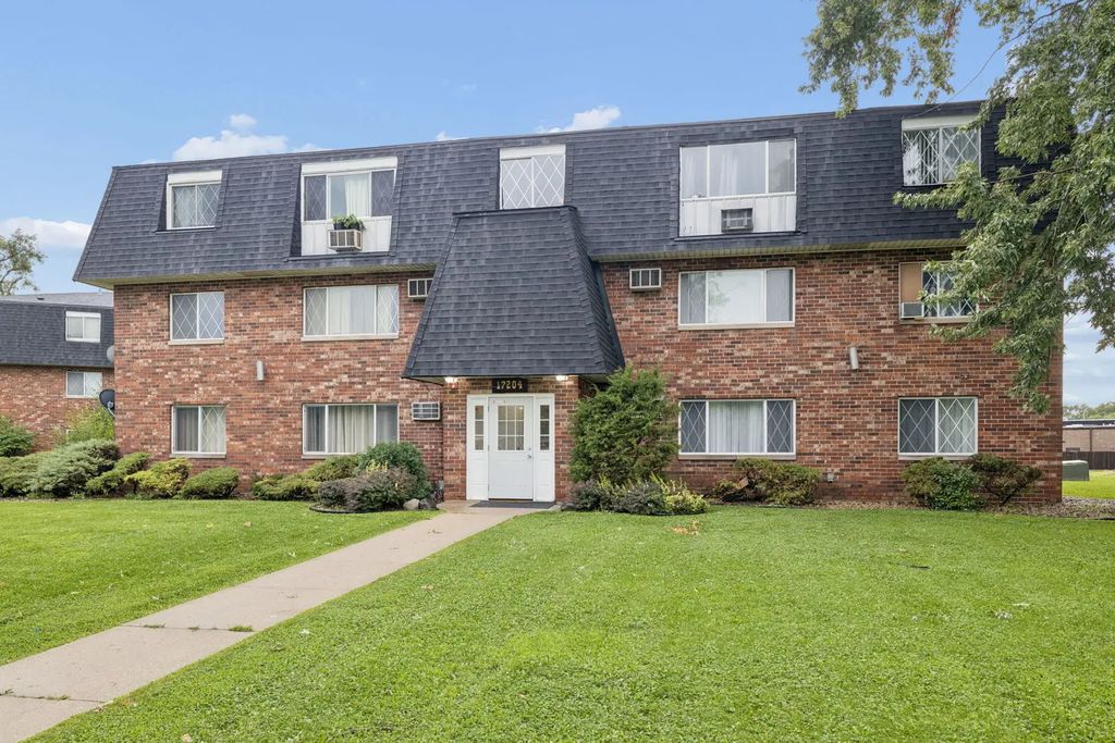 17204 71st Avenue 4, Tinley Park