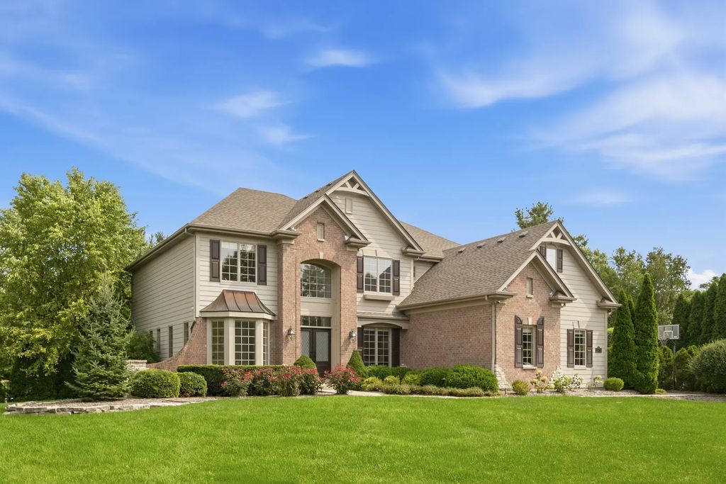 3818 Grand View Court, St. Charles