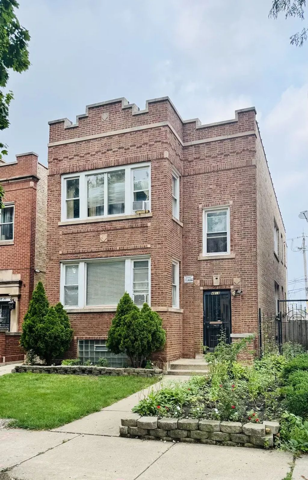 4818 W Fletcher Street, Chicago