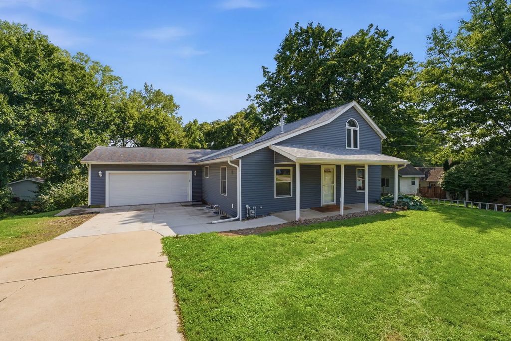 401 Walnut Street, Port Byron
