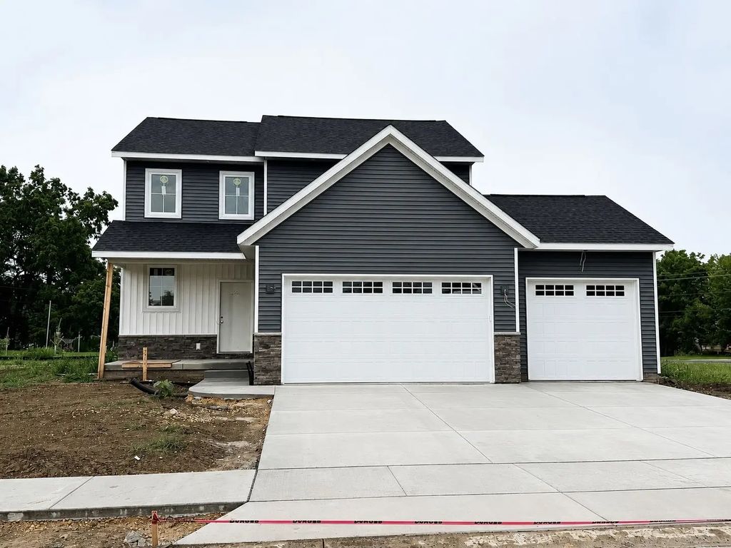 4711 Willow Circle, Davenport