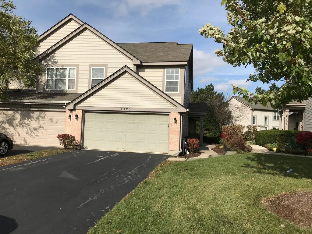 2320 College Green Drive, Elgin