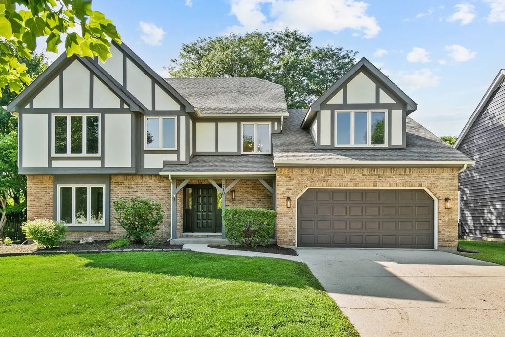 710 Alexandria Drive, Naperville