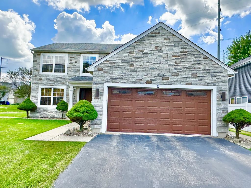 1 Stratford Court, South Elgin