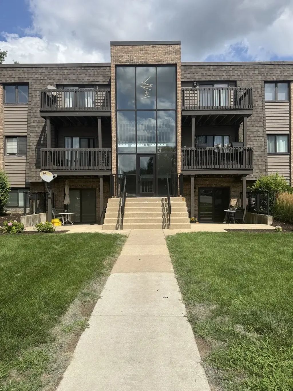 1424 Stonebridge Circle 12, Wheaton