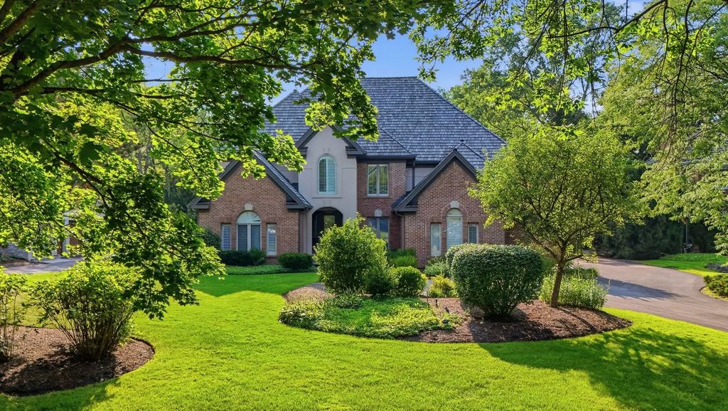 1070 Sir William Lane, Lake Forest, 60045