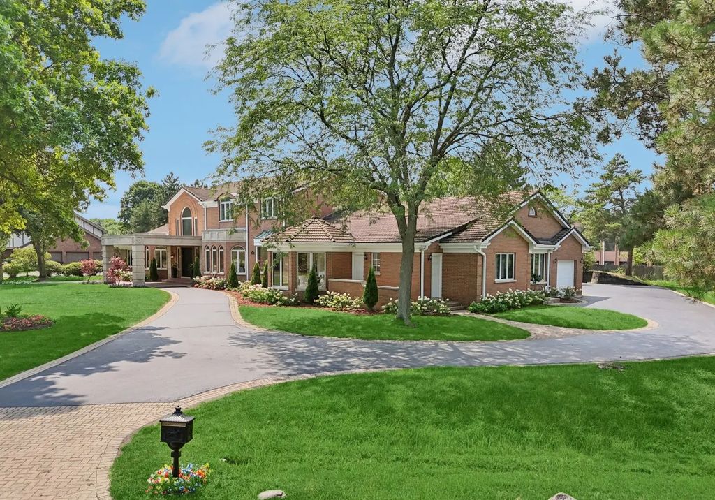 2430 Dorina Drive, Northfield
