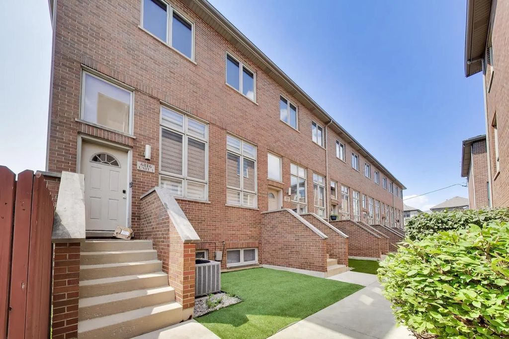 6816 W 65th Street 2, Chicago, 60638