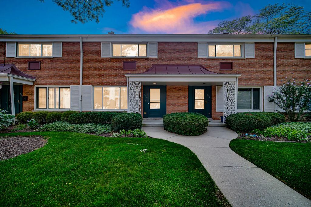 662 Carriage Hill Drive, Glenview, 60025