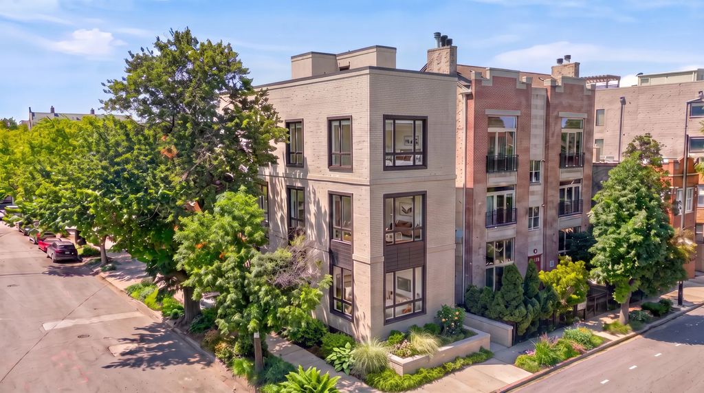 1803 W Armitage Avenue 2, Chicago