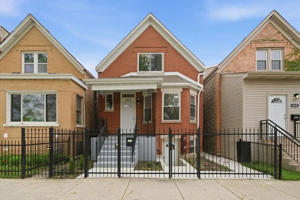 4532 W Maypole Avenue, Chicago, 60624