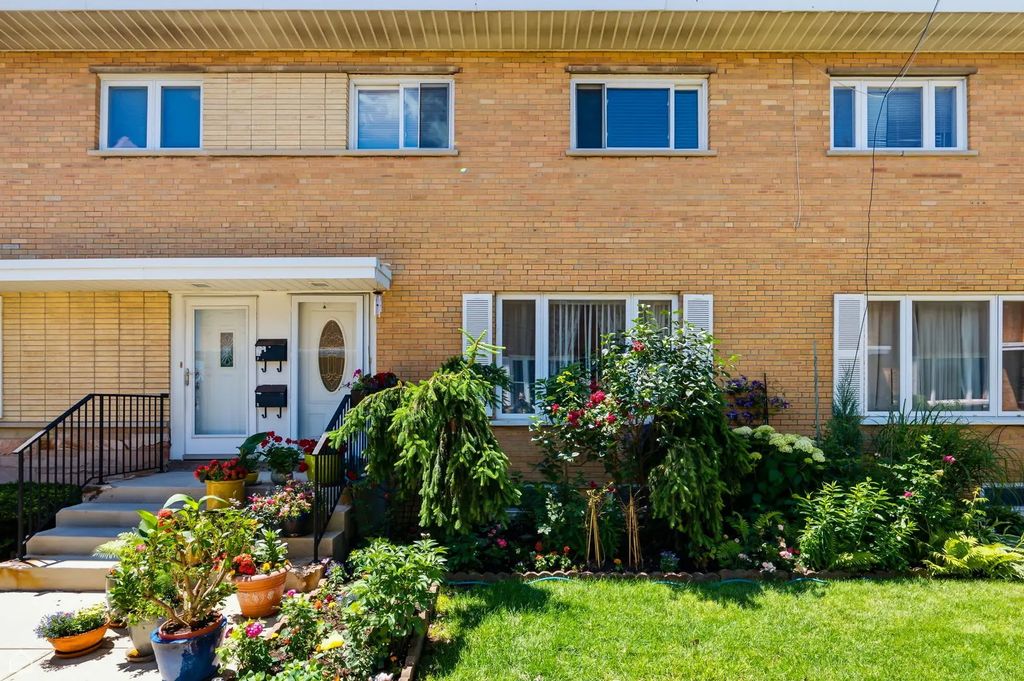 7862 W Lawrence Avenue B, Norridge