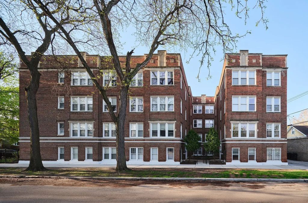 3745 W Argyle Street 1, Chicago, 60625