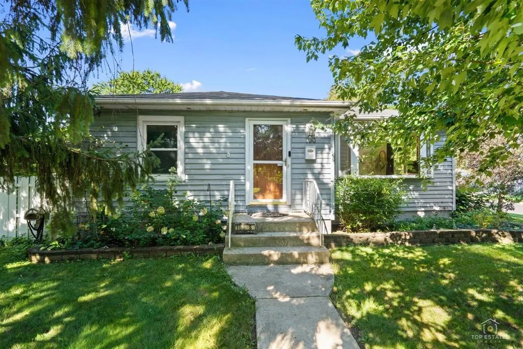 100 S Wisconsin Avenue, Addison