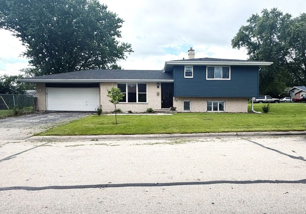 643 N Iowa Avenue, Villa Park