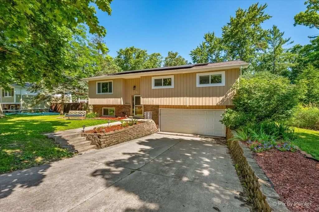 29w264 Lee Road, West Chicago