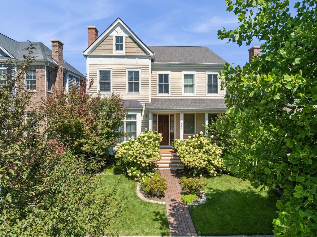 711 Colfax Street, Evanston