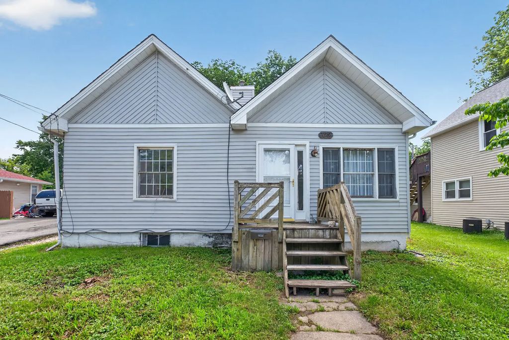 322 Hickory Street, DeKalb