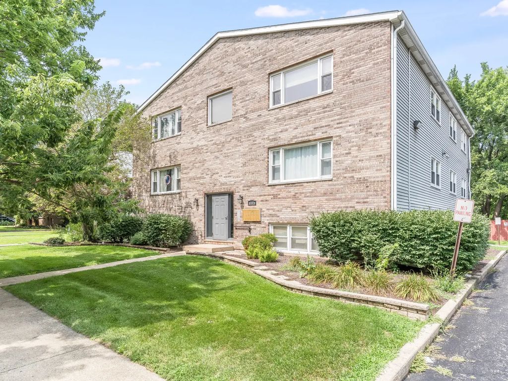 712 W Highland Avenue 6, Elgin