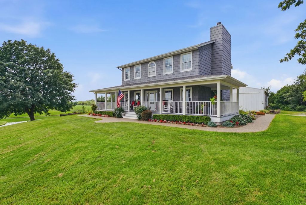 1531 Western Avenue, Blue Grass