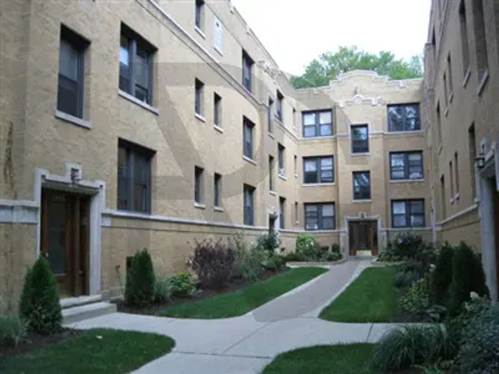 2651 N Spaulding Avenue 3e, Chicago
