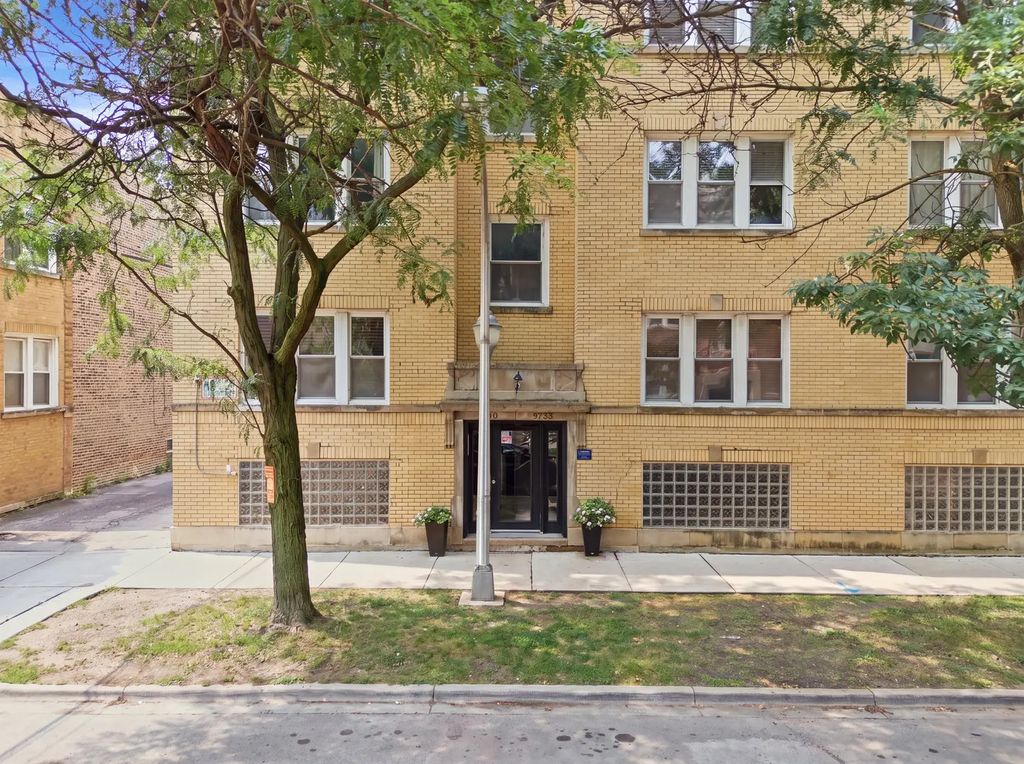 4542 N Albany Avenue 2, Chicago