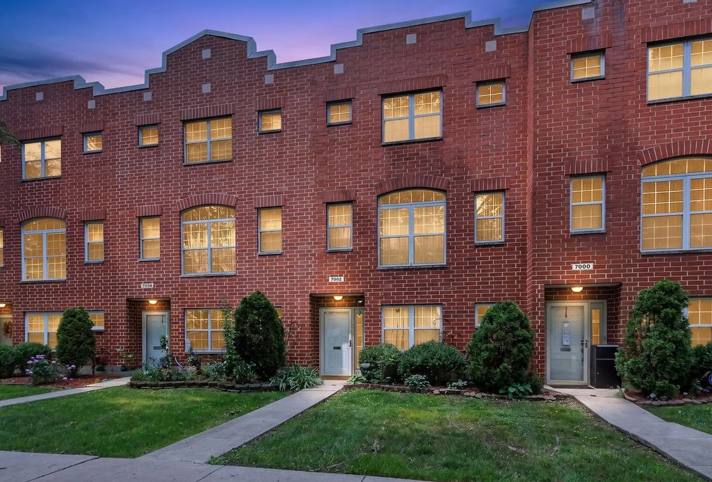 7002 W Belden Avenue, Chicago