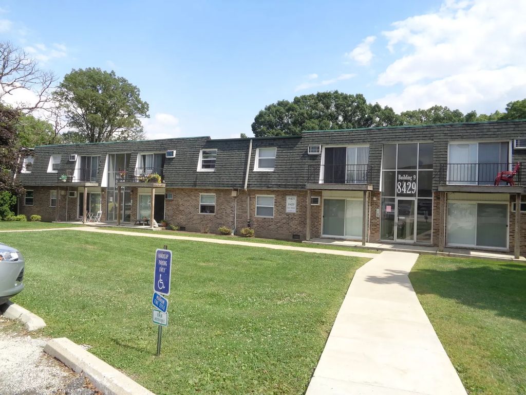 8429 W 101st Terrace 9-103, Palos Hills